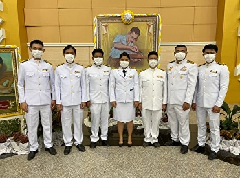 Attending the ceremony to pay homage to
His Majesty King Bhumibol Adulyadej Maha
Bhumibol Adulyadej Borommanat Bophit
