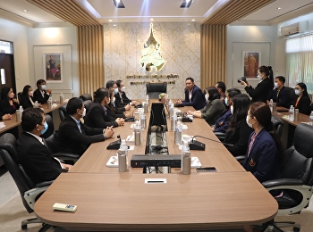 joined in welcoming the executives and
personnel of the Demonstration School
Suan Sunandha Rajabhat University on the
occasion of visiting the Udon Thani
Education Center and exchanging
knowledge on the teaching and learning
management process