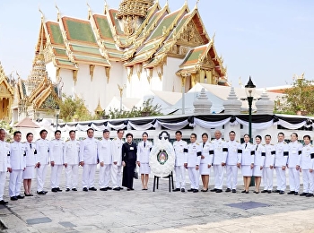 Suan Sunandha Rajabhat University
co-hosted a merit-making ceremony in
honor of the late Queen Sirikit, the
Queen Mother.